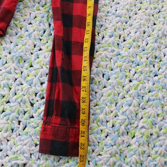 Untuckit Dylan Flannel Womens Small 4 Black Red Plaid Long Sleeve Pearl Snap - Picture 9 of 10